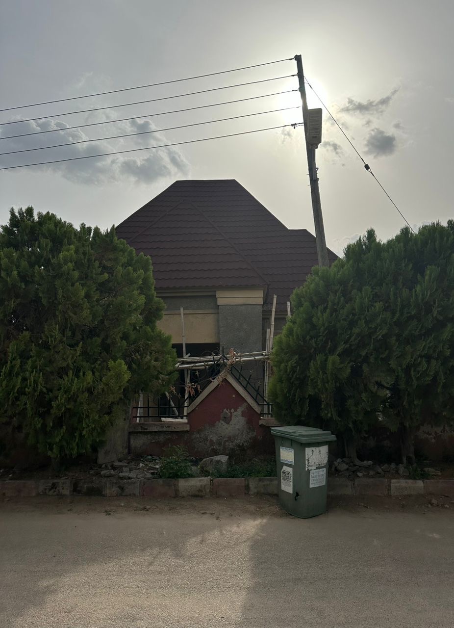 3 bedroom bungalow carcass with BQ in Gwaripa